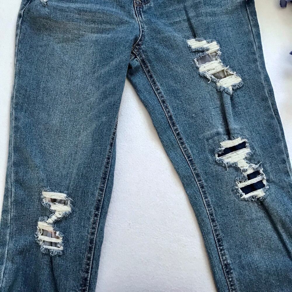 Vanilla Star NWT Rip and Repair Skinny Jeans Juniors/Women 9/29 - Picture 5 of 10